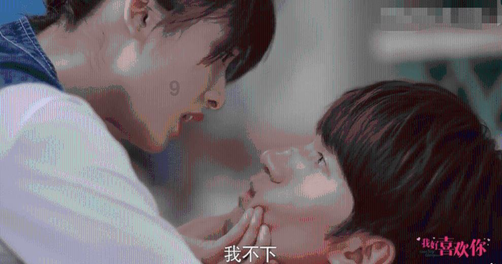 甜美奥莉吃甜点